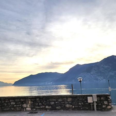 Angelo&Mari Mountain Lake Iseo Hospitality 마로네 외부 사진