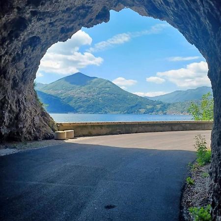 Angelo&Mari Mountain Lake Iseo Hospitality 마로네 외부 사진
