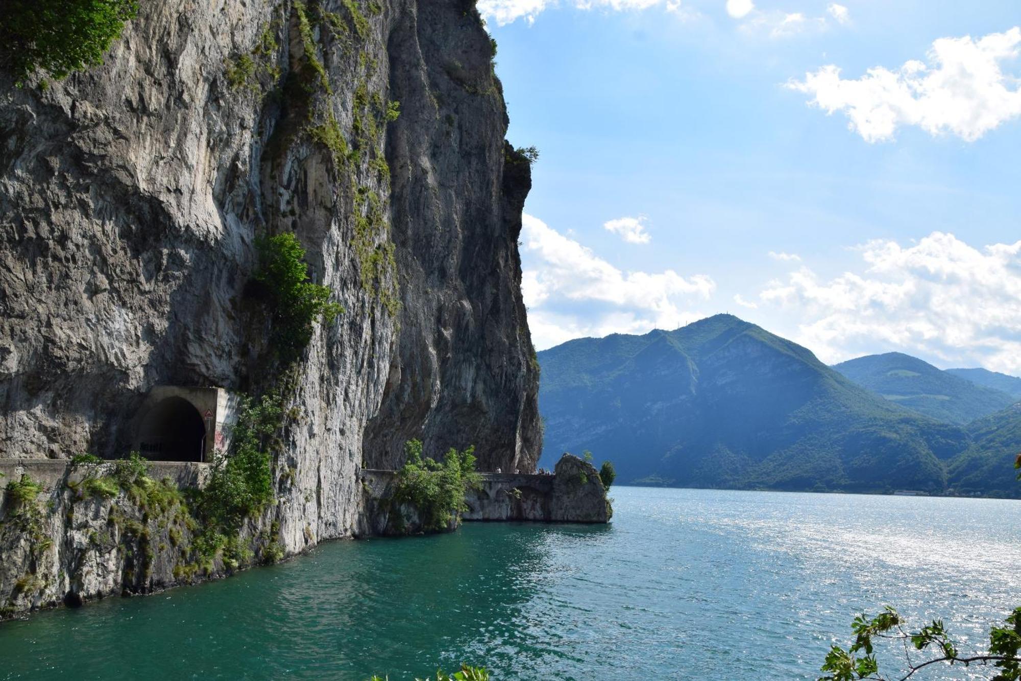 Angelo&Mari Mountain Lake Iseo Hospitality 마로네 외부 사진