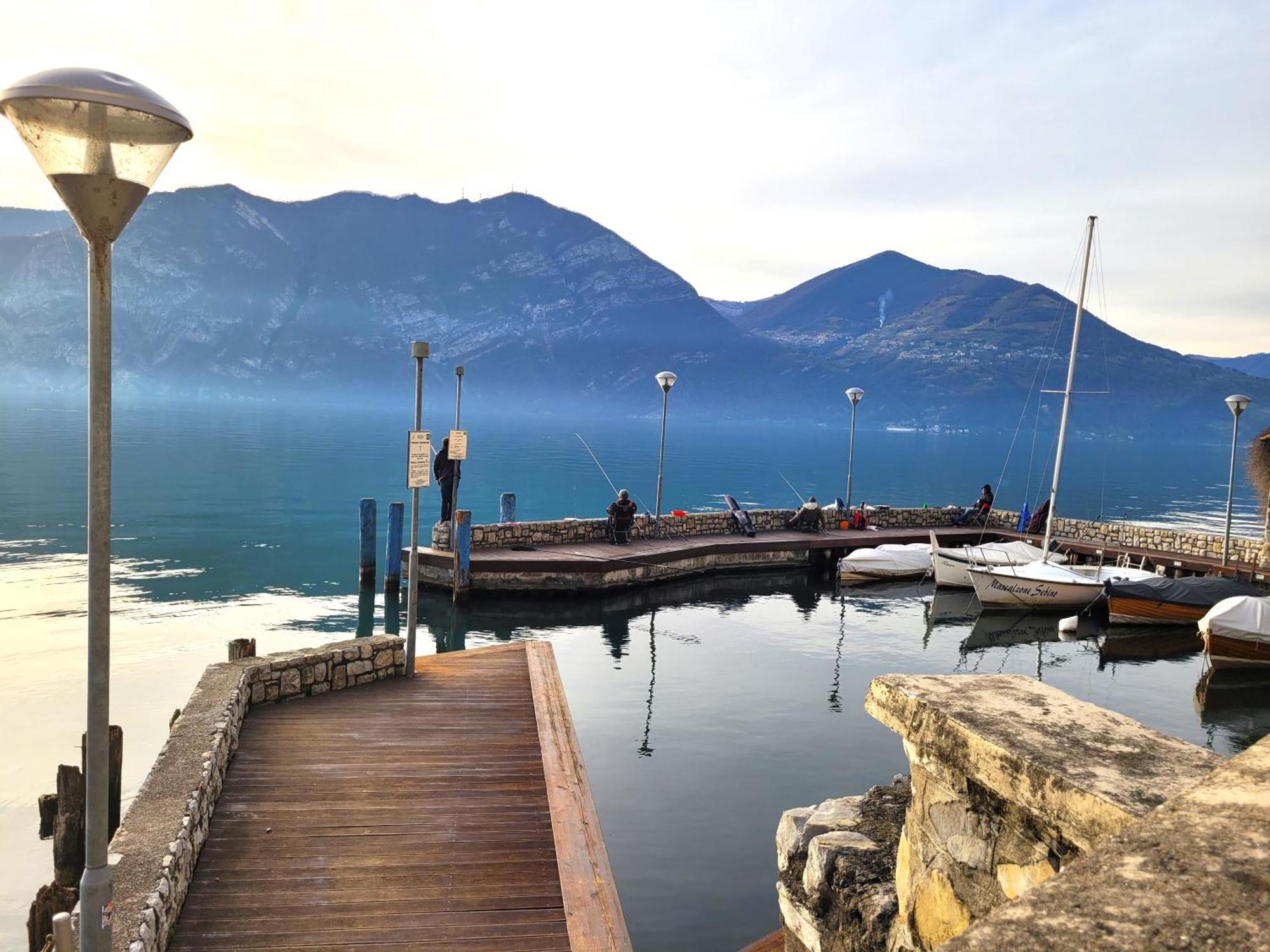 Angelo&Mari Mountain Lake Iseo Hospitality 마로네 외부 사진